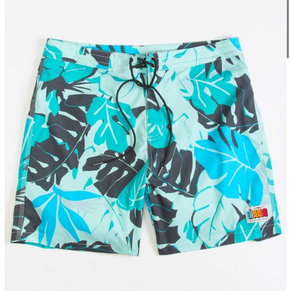 Men’s Deus Ex Machina Boardshorts w/Elastic Waist for swim/surf/beach Size 36 - Picture 1 of 3